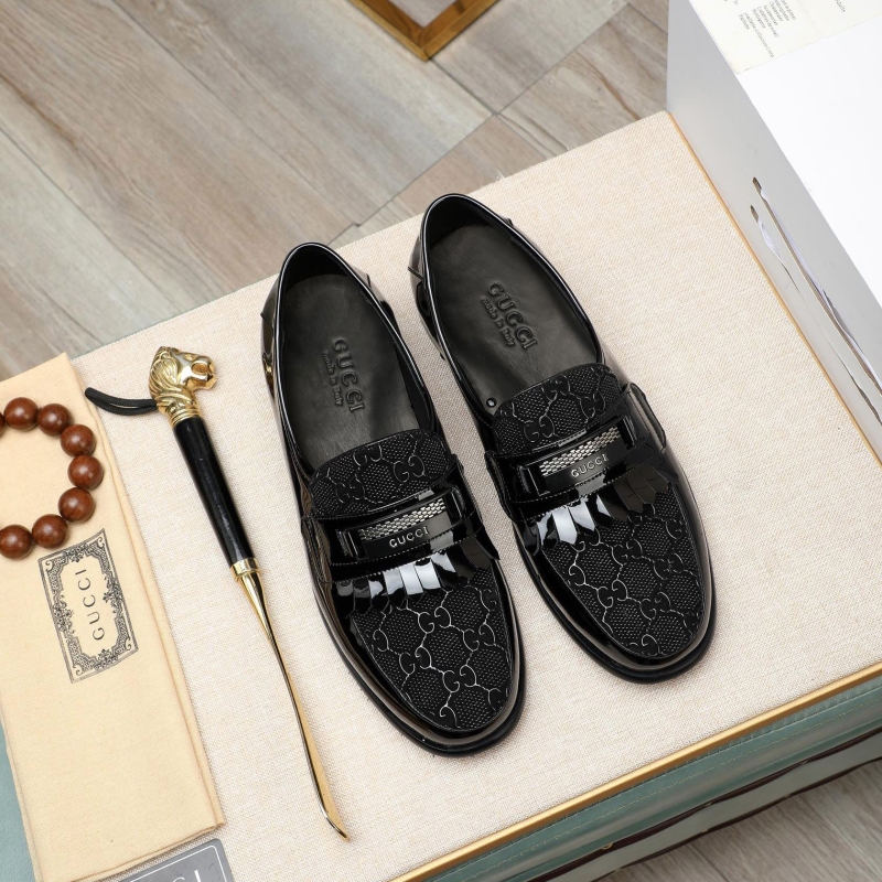 G*u*i leather shoes